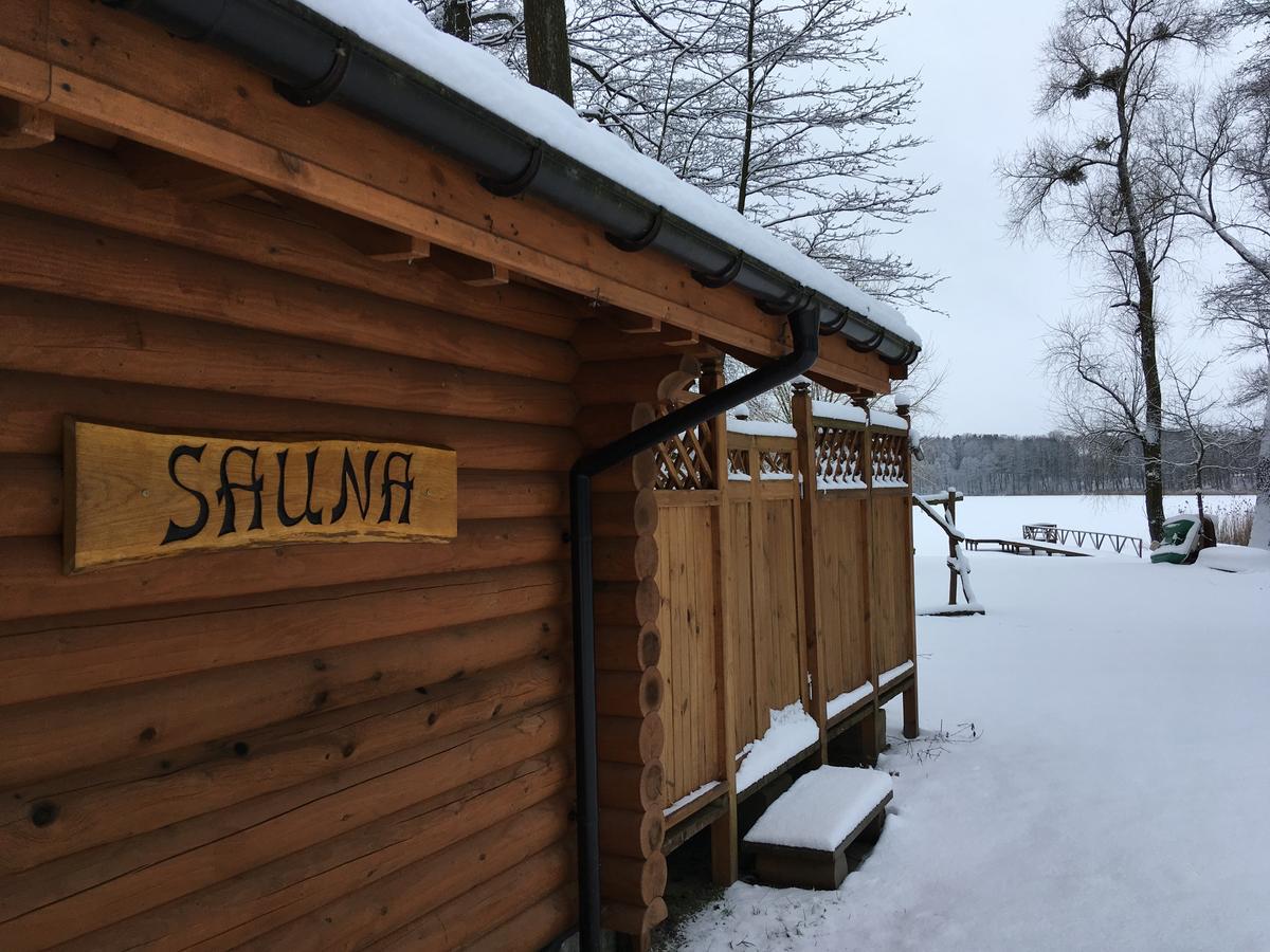 Stajnia Sarnowek Nad Jeziorem Rozany Rozajny Wielkie 外观 照片